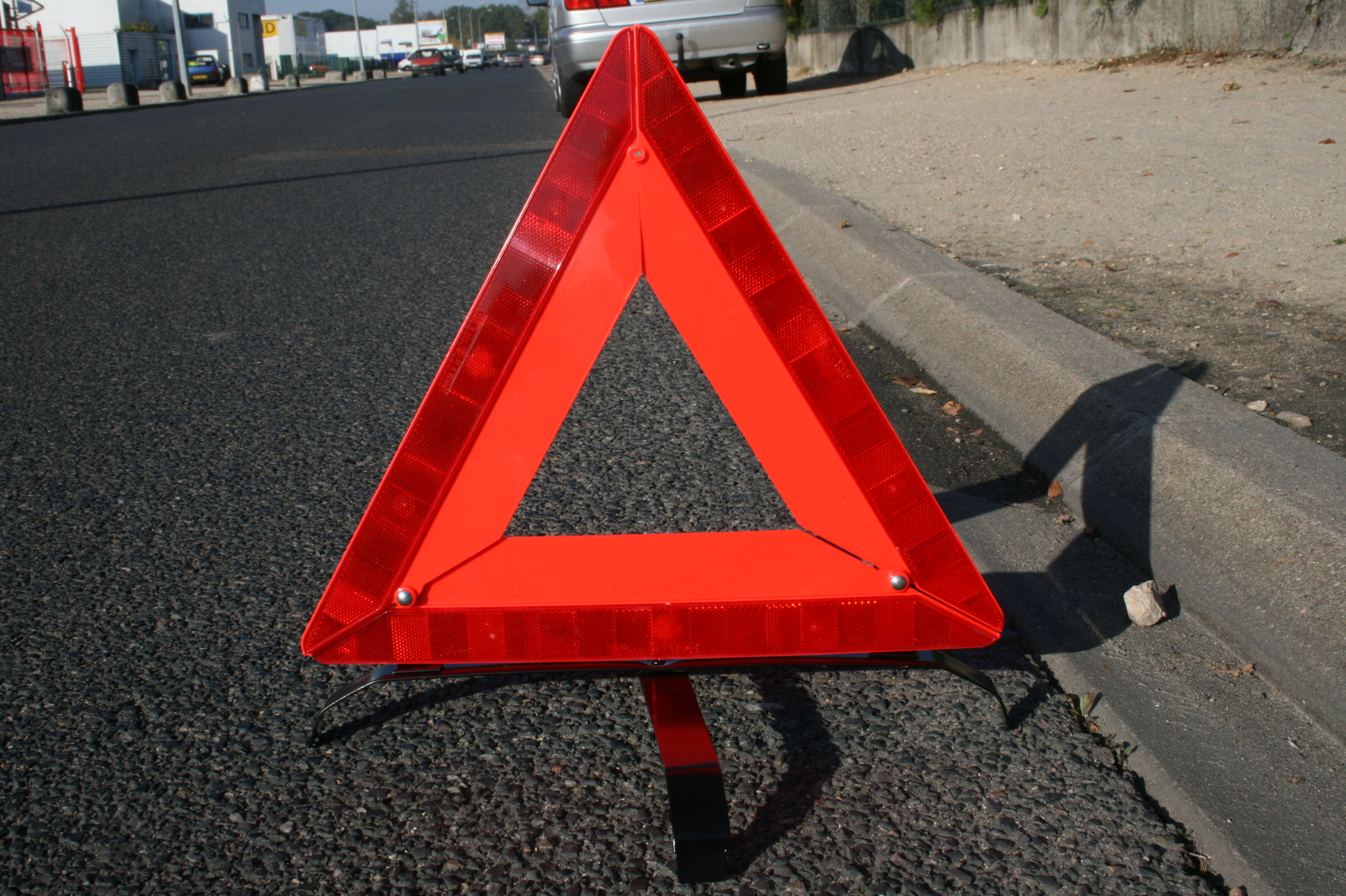 Авария, ДТП, аварийный знак. Фото Roulex 45 / wikimedia.org
