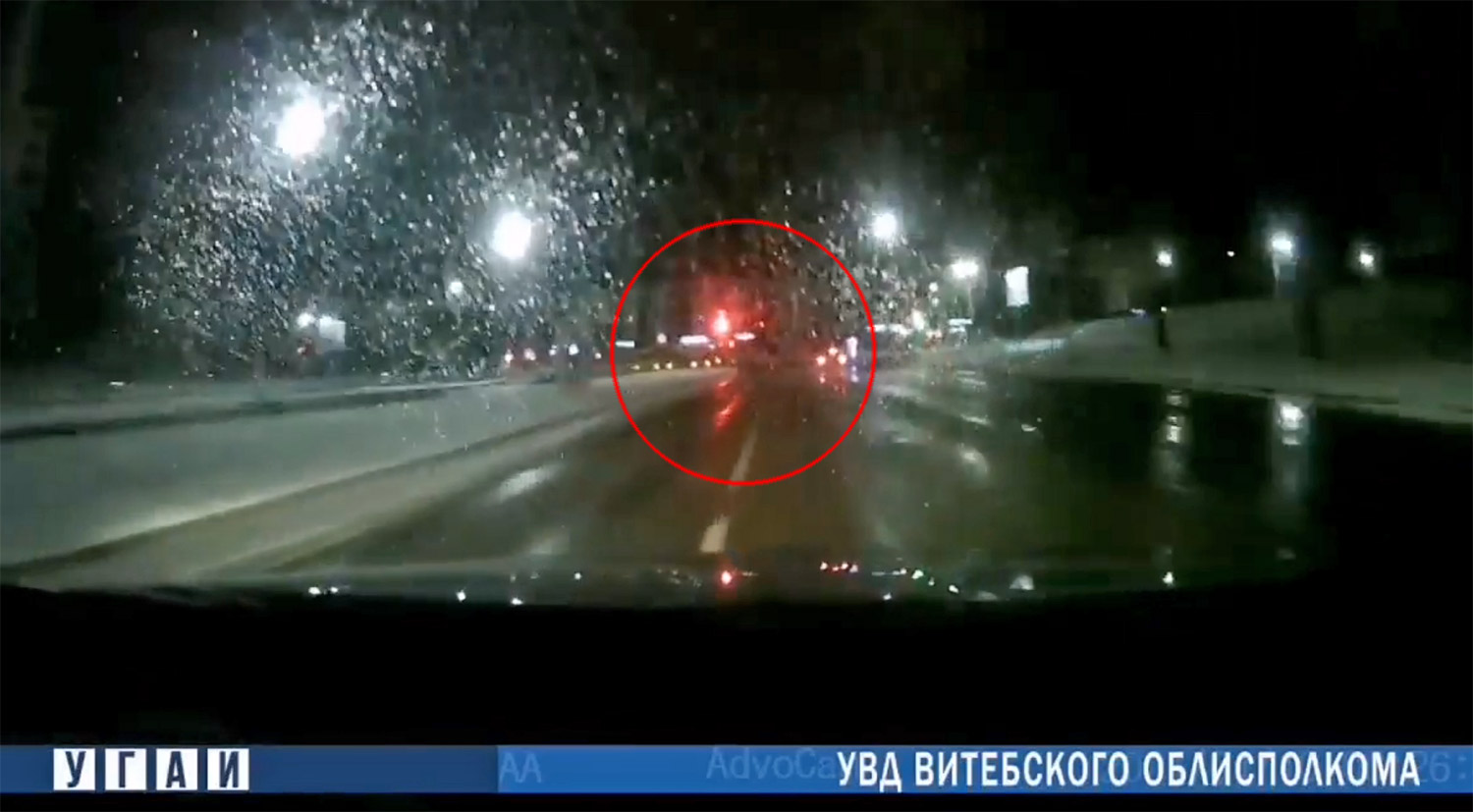 Житель Витебска, севший за руль чужого авто, едва не протаранил городской автобус, когда удирал от преследовавшей его машины ГАИ.
