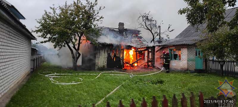 Частный дом сгорел минувшей ночью в поселке Ола