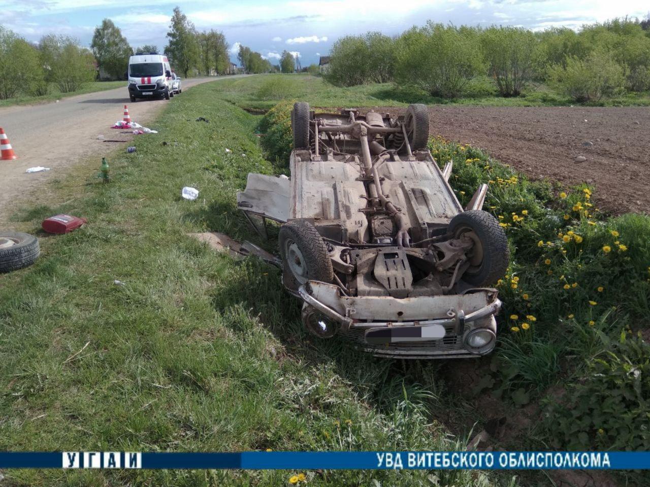 Под Витебском разбилась компания молодежи на «копейке». Фото ГАИ