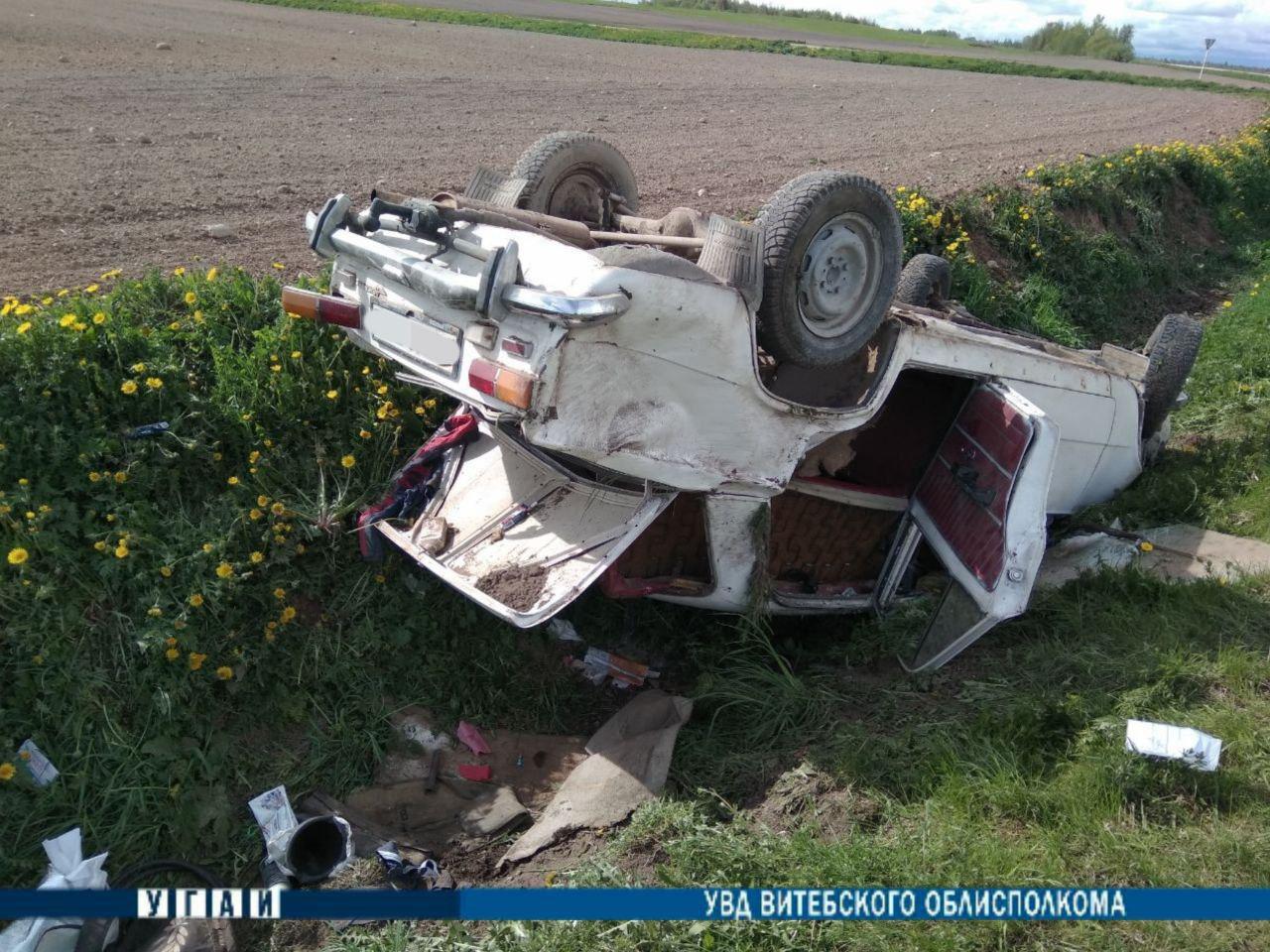 Под Витебском разбилась компания молодежи на «копейке». Фото ГАИ