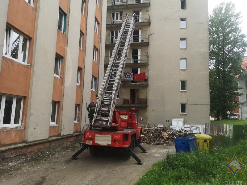 Пожар в общежитии произошел в Витебске, эвакуировано 75 человек. Фото МЧС