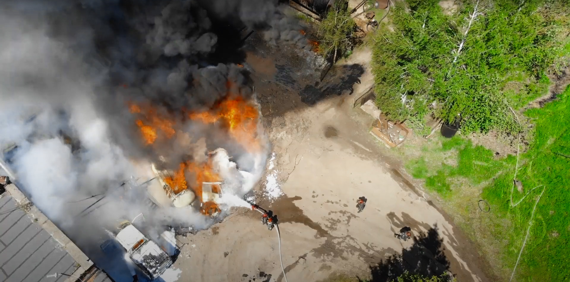 Пожар на складе нефтяной эмульсии произошел в Витебске, есть пострадавшие. Фото МЧС
