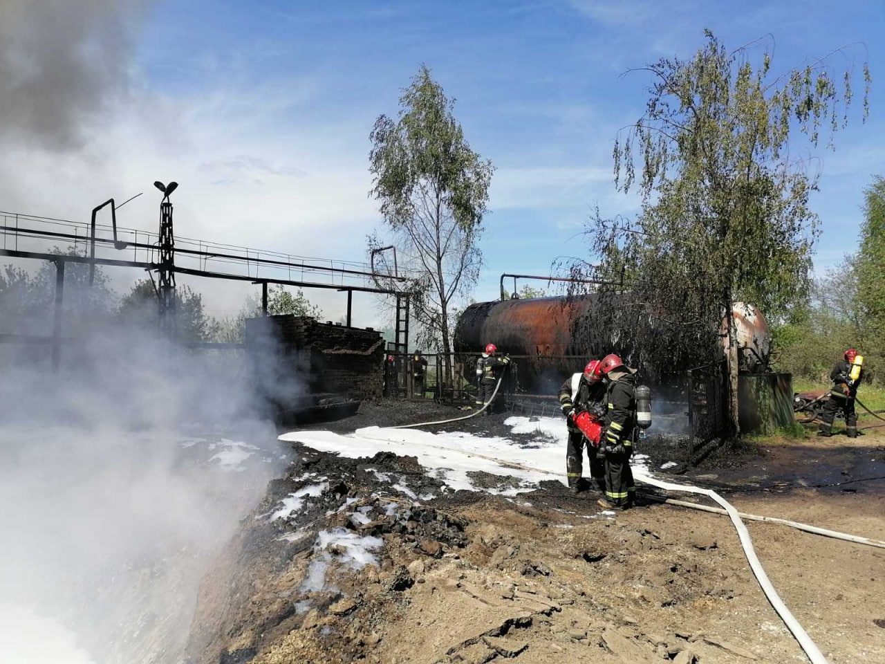 Пожар на складе нефтяной эмульсии произошел в Витебске, есть пострадавшие. Фото МЧС
