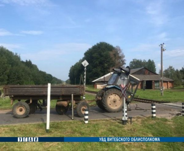 Трактор попал под поезд в Полоцком районе, у «Белоруса» оторвало мотор и передней мост