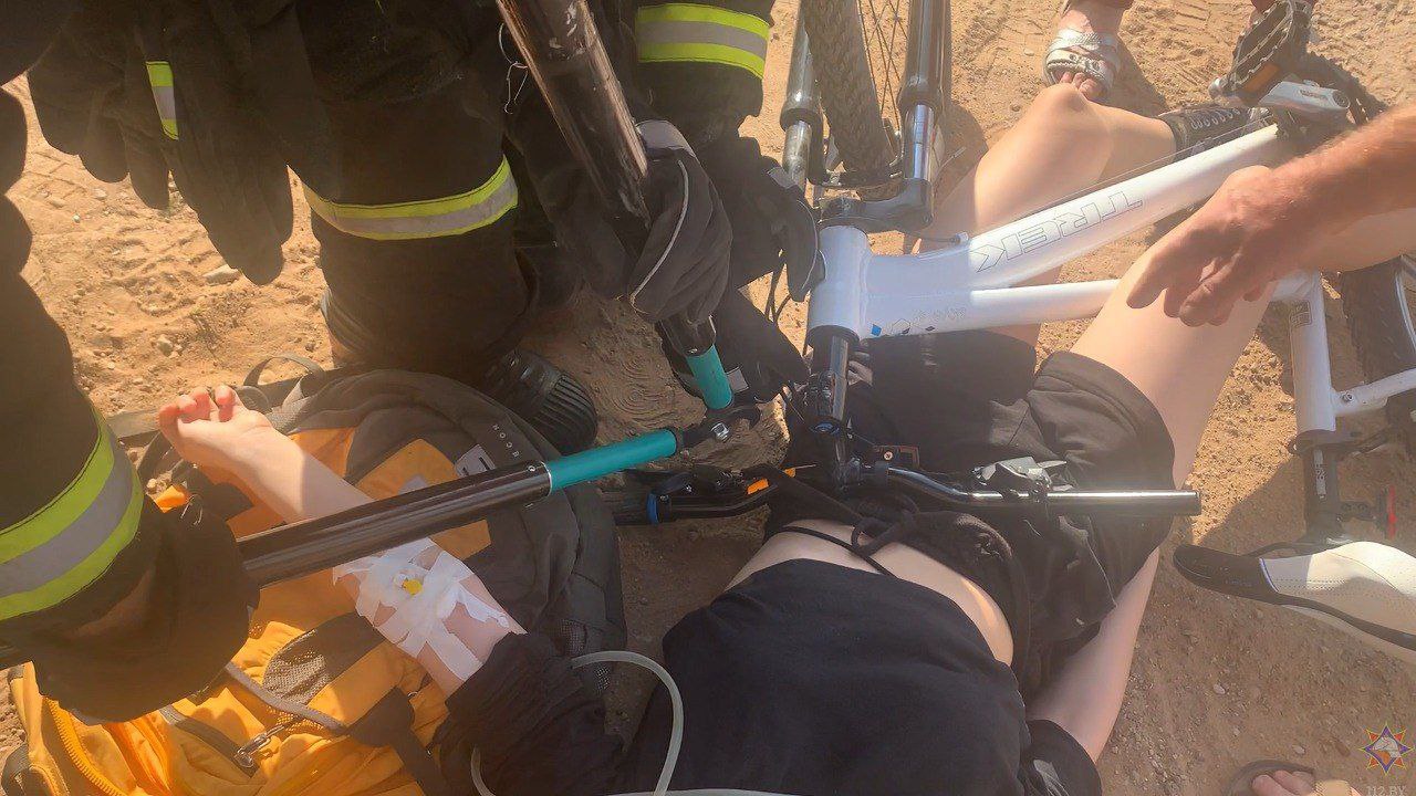 В Новополоцке девочка пробила ногу рычагом тормоза велосипеда. Фото МЧС