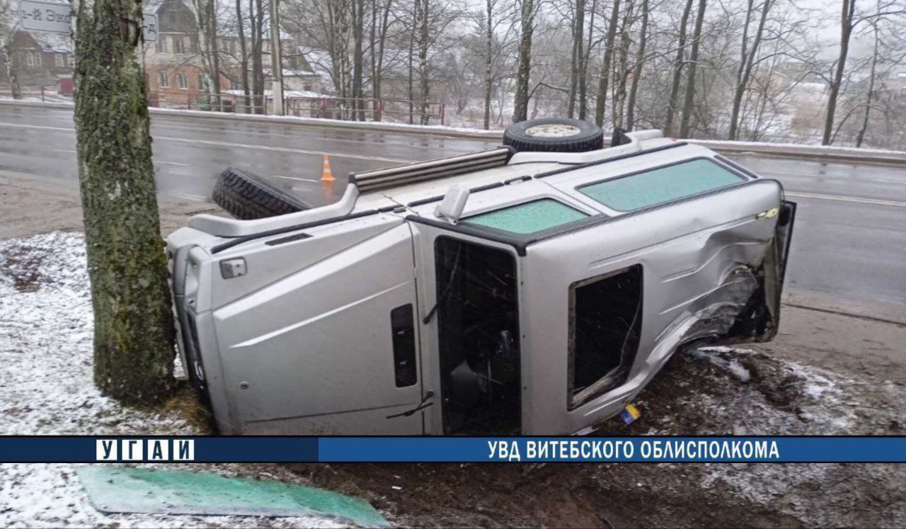 В Витебске перевернулся «Gelandewagen», водитель в больнице. Фото ГАИ