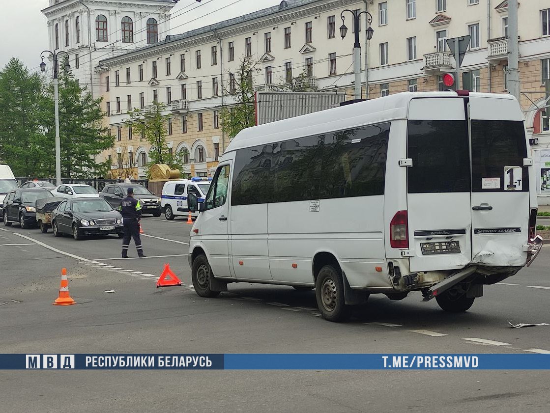 Летела под сотню по Кировскому мосту — в Витебске завершился суд над  водителем, едва не въехавшей в антикварный магазин | Народные новости  Витебска