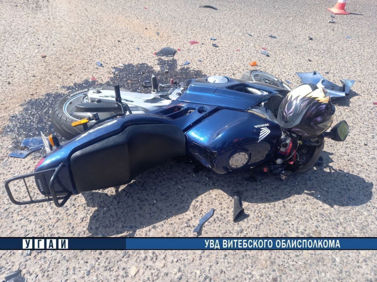 Два парня на мотоцикле вылетели на встречку и врезались в авто в Лепельском районе, они в больнице