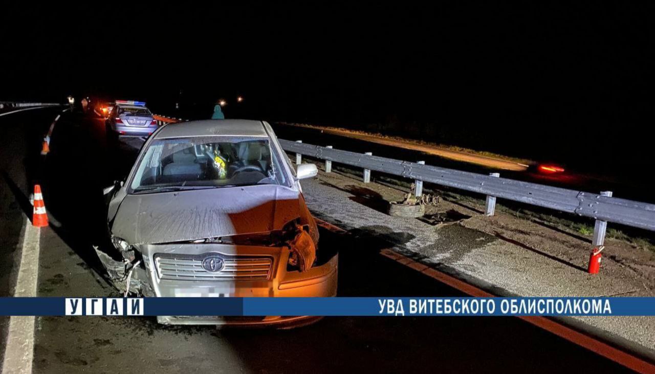 Под Витебском «Toyota» врезалась в отбойник, водитель в больнице | Народные  новости Витебска