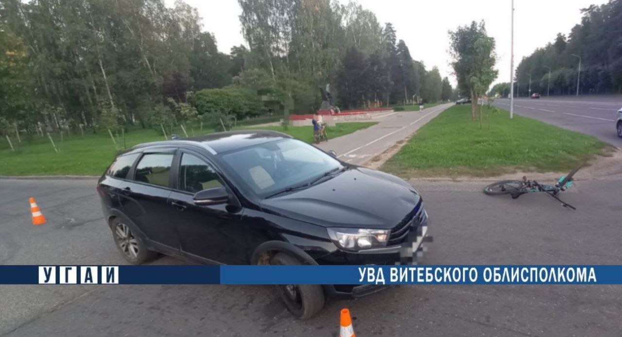 Школьник на велосипеде попал под машину в Новополоцке, он в больнице |  Народные новости Витебска