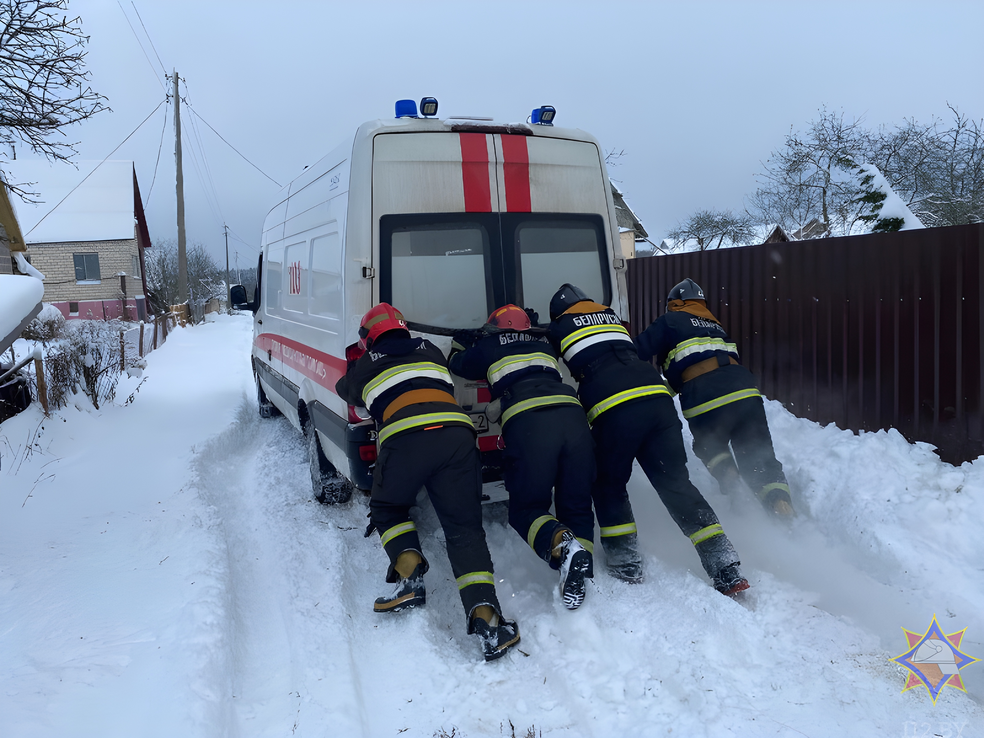 Скорая помощь не могла доехать до больного из-за нечищеных улиц в Полоцком  районе | Народные новости Витебска