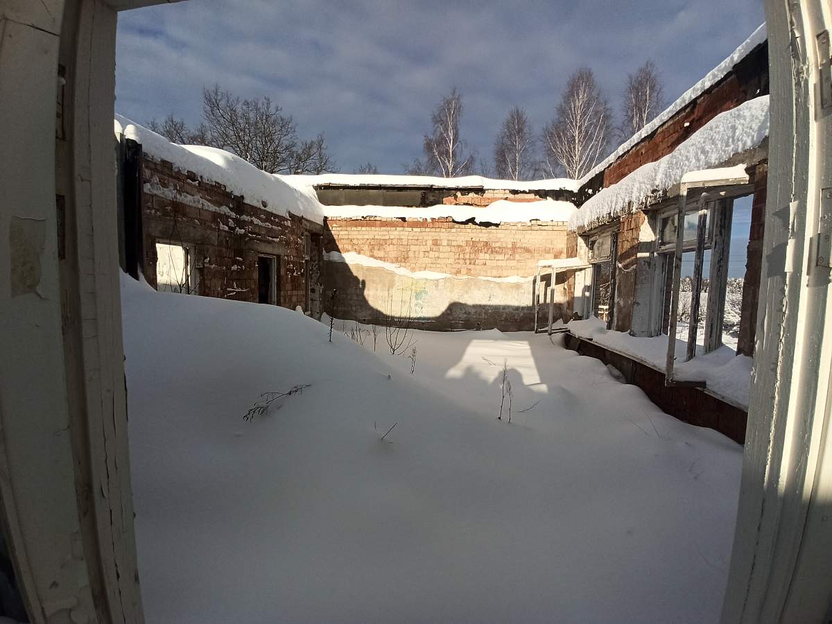 То, что осталось от зданий садик в деревне Осипенки Лиозненского района