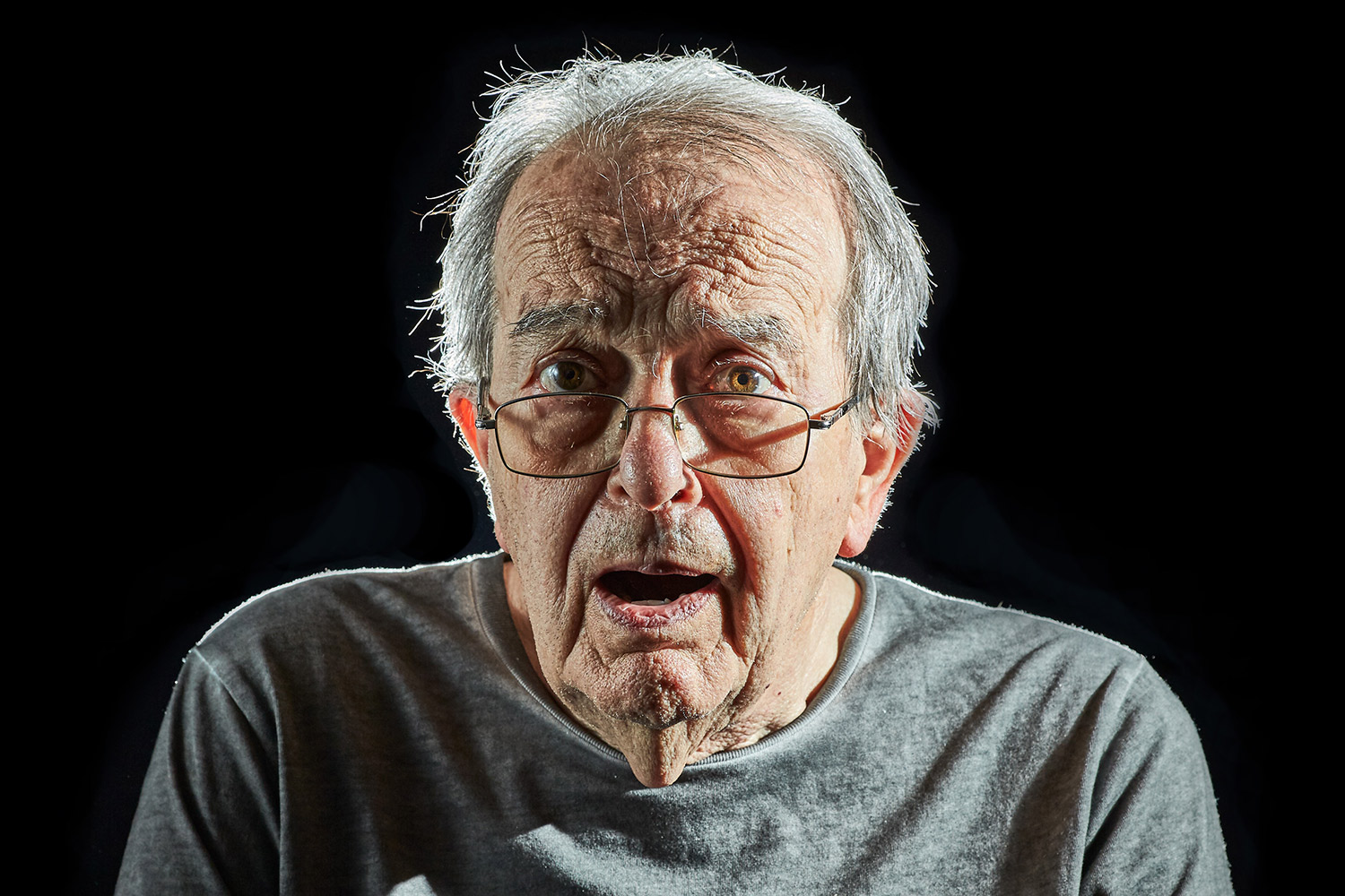 Удивленный пожилой мужчина. Фото pixabay.com