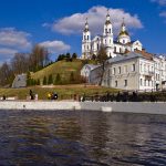 Весенний паводок на Двине набирает силу, но Золотая Рыбка пока на суше. Фоторепортаж