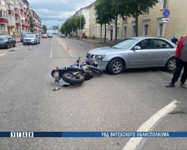 В Полоцке молодой байкер врезался в легковушку