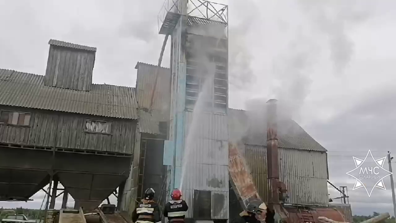 Зерносушилка сгорела в Поставском районе